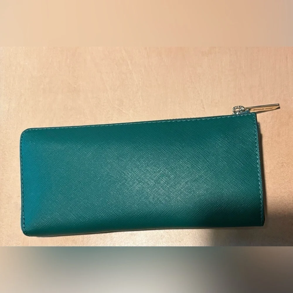 Michael Kors Jet Set Travel Large Saffiano Leather Quarter-Zip Wallet